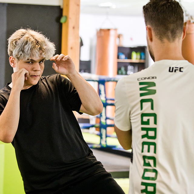 Krav maga med